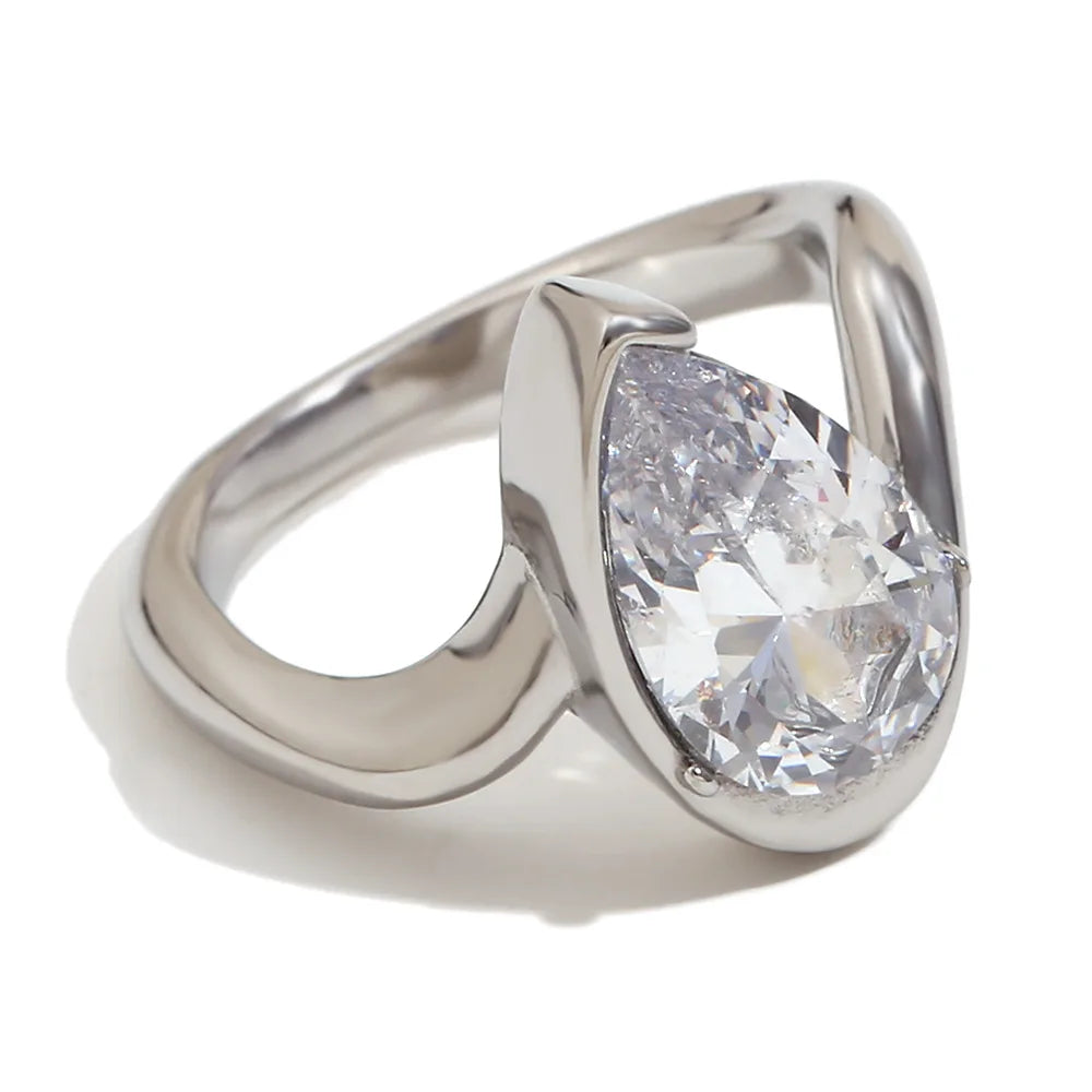 Gold Waterdrop Zircon Ring