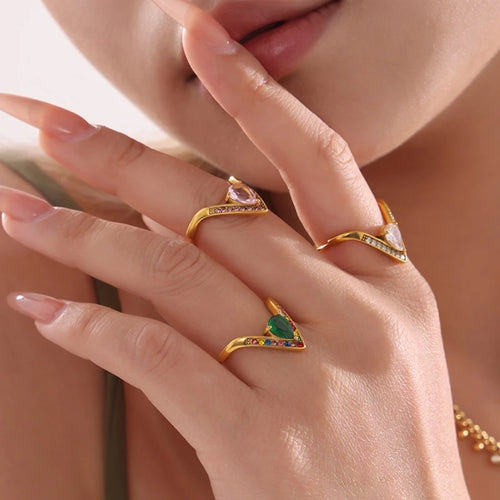 Elegant Gold Zircon Finger Ring