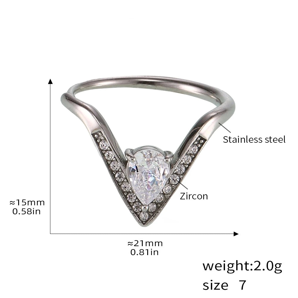 Elegant Gold Zircon Finger Ring